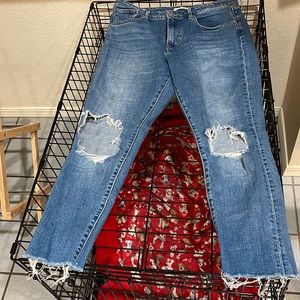 Levi’s 721 jeans size  30x30 holes in knees